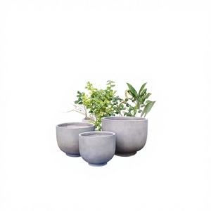 Juego de 3 Macetas y Jardineras Modernas Minimalistas de Cemento Glaseado en Gris Antiguo para Decoración de Hogar y Jardín - Product Image 1