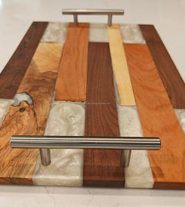 ถาดเสิร์ฟไม้มะม่วงคุณภาพสูง พร้อมด้ามจับโลหะเคลือบอีพ็อกซี่ ปรับแต่งได้ เหมาะสำหรับร้านอาหาร โรงแรม จากประเทศอินเดีย - Product Image 1