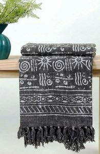 Manta Decorativa Moderna de Color Gris, Hecha a Mano en India, Estampada con Bloques, 100% Algodón Ecológico, Suave, con Borlas, Venta al Por Mayor - Product Image 6