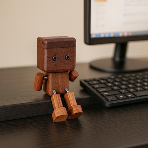 Figura de Robot de Madera Hecha a Mano – Linda Figura con Patas Móviles para Escritorio, Decoración para el Tablero del Auto, Regalo Minimalista para el Hogar y la Oficina - Product Image 3