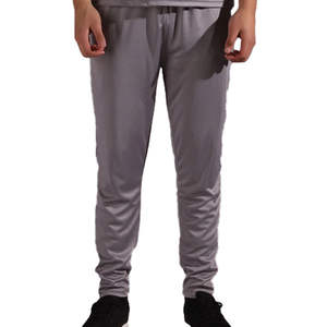 Ensemble de sport pour homme gris clair à col zippé, coupe ajustée, écologique, respirant, pour l'entraînement, le jogging, la gym, la course à pied, le fitness, vêtements de sport personnalisés - Product Image 4