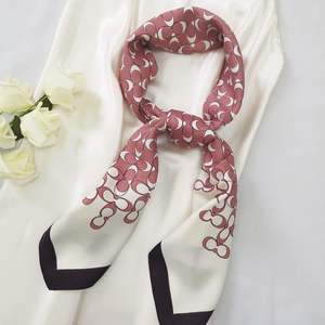 Foulard Carré en Soie Satinée Douce Premium pour Femme – Bandana Tendance, Écharpe de Tête, Foulard Cheveux, Foulard Cou, Imprimé Élégant, Designer pour Dames - Product Image 4