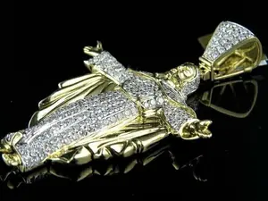 Colgante de Plata de Ley con Dije de Jesús y Moissanita Auténtica de 2 Quilates, Corte Redondo, Chapado en Oro Amarillo de 14k para Mujer - Product Image 3