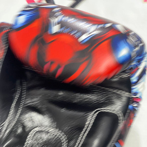 Guantes de Boxeo Muay Thai Twins, Diseño Nuevo, Completamente Estampados en Rojo, Guantes de Artes Marciales y Kickboxing de Cuero Genuino - Product Image 6