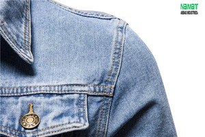 Ropa de Trabajo Resistente con Bolsillos Utilitarios, Estilo Estructurado y Limpio, Prenda de Color Oscuro para Otoño - Product Image 6