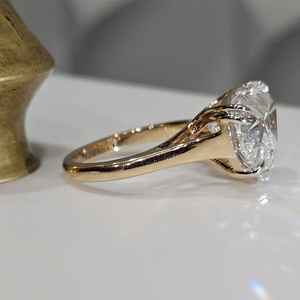 แหวนเพชรทรงหัวใจ 3.01 กะรัต ผลิตในห้องปฏิบัติการ สำหรับผู้หญิง แหวนแต่งงานทองคำแท้ 14K ดีไซน์โรแมนติกสำหรับคู่รัก - Product Image 2