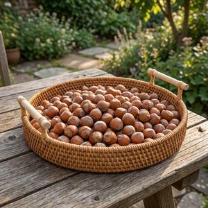 Plateau de service élégant en rotin rond avec poignées en bambou, parfait pour la mise en scène de table, l'accueil des invités et l'arrangement des repas, provenant d'Inde. - Product Image 3