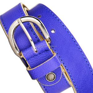 Venta al por mayor de alta calidad de 38 mm cinturón de cuero de vaca para las mujeres casual con logotipo personalizado de aleación de letras para la hebilla directa de la fábrica - Product Image 4