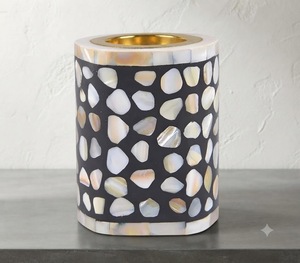 Brûleur artisanal indien en bois/os/nacre avec incrustation de nacre, design noir et blanc, parfum toutes saisons - Product Image 1