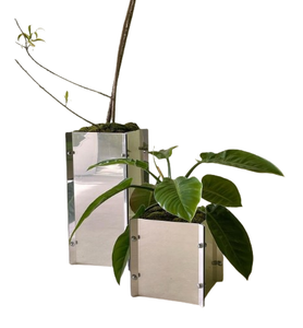 Pot de fleurs décoratif pour balcon, véranda, salon, finition argentée, jardinière décorative de taille moyenne en métal avec support - Product Image 3