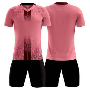 Ensemble d'uniformes de football haute performance respirant et anti-humidité en maille 100 % polyester avec short ergonomique et rembourré pour équipe - Product Image 2