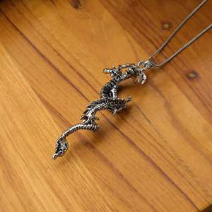 Collier pendentif dragon en laiton, pendentif dragon chinois en argent oxydé, collier chaîne serpent gothique punk - Product Image 5