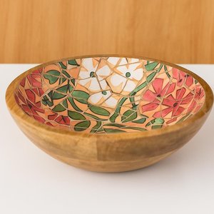 Bol à salade en bois de manguier tourné à la main de 10 pouces, motif floral « pétales de blush », avec cuillères assorties et impression émaillée - Product Image 4