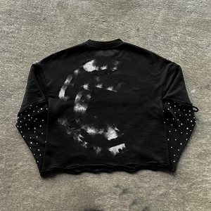 เสื้อยืดโอเวอร์ไซส์สไตล์สตรีทแขนยาวสีดำสำหรับผู้ชาย พร้อมแขนเสื้อลายจุดและลายพิมพ์ตัวอักษรด้านหน้า - Product Image 3