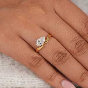 Anillo de banda curvada con diamante de corte pera de 2.01 quilates cultivado en laboratorio, diseño único, oro sólido de 18 quilates, joyería para ocasiones de boda y fiestas, para enamorados. - Product Image 2