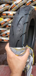 Pneu de scooter KUMA K241 350 10 10090 10 Tubeless, adhérence premium, solution économique pour la conduite en ville en Asie - Product Image 3