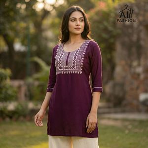 Nueva Túnica Moderna para Mujer, de Rayón, Color Rosa, con Bordado Tradicional, Estilo Informal, Corte Regular, Estilo India/Pakistán - Product Image 3