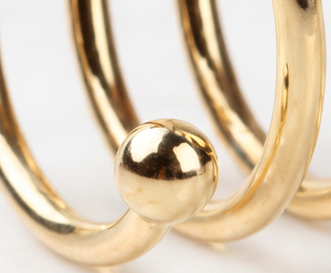 Anillo de servilleta de metal dorado en espiral con extremo de bola, decoración moderna para mesa, para uso en bodas y vajilla. - Product Image 2