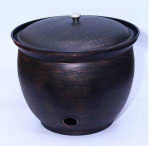 Pot de rangement pour tuyau d'arrosage en cuivre brossé avec poteau central et poignées latérales, organiseur extérieur - Product Image 2