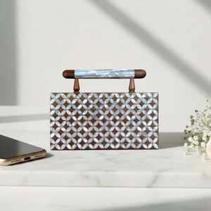 Bolso de Fiesta de Madera Ecológico Exclusivo con Incrustaciones de Madreperla, Acabado Brillante y Elegante para Bodas - Product Image 6
