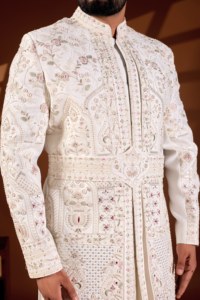 Sherwani Perlé Ivoire Anti-Affaissement Toucher Divin, Motif Floral Symétrique, Arche Héritage, Ceinturé, Tenue de Marié - Product Image 3