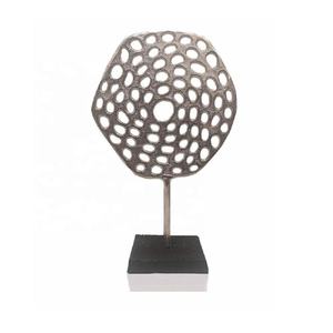 Escultura abstracta de diseño de flor moderna, escultura de mesa moderna de aluminio para el hogar, escultura de regalo de boda hecha a mano de Metal para oficina - Product Image 1
