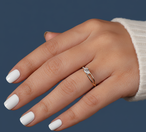 Anillo de compromiso de oro amarillo de 14K para mujer, con diamante de laboratorio en forma de pera de 0.52Ct, chapado en rodio, VVS2, certificado IGI, con tallo dividido, venta al por mayor - Product Image 6