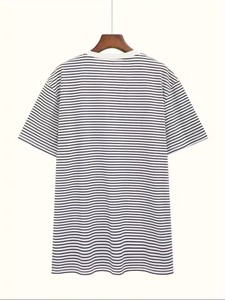 เสื้อยืดคอกลมแขนสั้นผู้ชายลายทางขาวดำคลาสสิก ดีไซน์มินิมอลทันสมัย ผลิตจากโพลีเอสเตอร์/คอตตอน แห้งเร็ว - Product Image 2