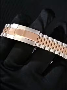Reloj de Lujo con Diamantes Moissanite para Hombre, Diseño Moderno y Elegante con Movimiento de Cuarzo Analógico - Product Image 2