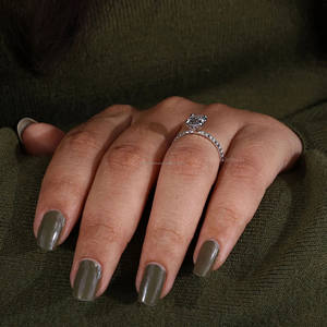 Anillo de compromiso de diamante cultivado en laboratorio de corte ovalado, anillo de bodas de oro blanco de 18 quilates para mujer, conjunto de puntas de garra y pavé, anillo de regalo de aniversario - Product Image 6