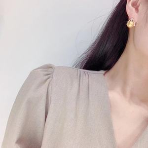 Boucles d'oreilles pendantes élégantes en or 18 carats avec perles d'eau douce naturelles de 3 à 4 mm, avec boîte cadeau assortie pour les navetteurs - Product Image 4