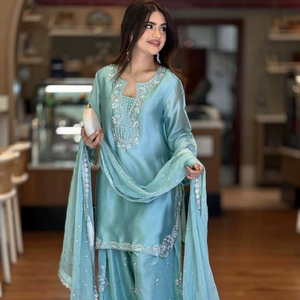 Ensemble Kurti et Palazzo en soie de verre romain de créateur avec broderie de sequins lourds et dupatta à rivets et perles – Collection pour mariages et soirées - Product Image 1