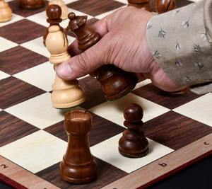 ชุดหมากรุก Staunton รุ่น Tournament Series พร้อมตัวหมากรุกเยอรมัน Knight ทำจากไม้ Sheesham และ Boxwood สูง 3.75 นิ้ว ราคาดีที่สุด - Product Image 4