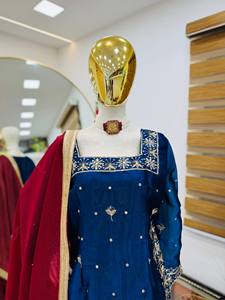 Conjunto de Salwar Kameez Azul con Bordado Floral para Mujer, Estilo Indio Pakistaní, para Fiestas y Bodas - Product Image 2