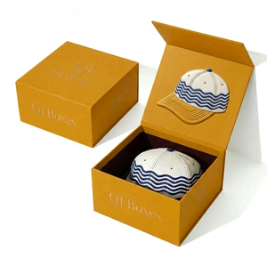Boîte cadeau pour casquette de baseball avec logo personnalisé en relief, fermeture magnétique étanche, matériaux recyclés écologiques, avec doublure en éponge - Product Image 3