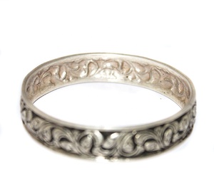 Bracelet manchette classique vintage en argent massif 925 oxydé, bijou de créateur pour anniversaire - Product Image 5