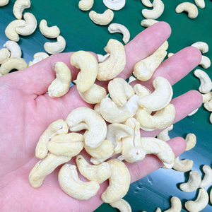 Nueces de Anacardo SANTIGO con Bajo MOQ, Núcleos de Anacardo Kaju Badam, Precio Razonable - Product Image 1