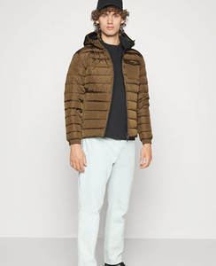 Veste matelassée imperméable pour hommes Manteau matelassé d'hiver à bulles rembourré en polyester vert Veste matelassée pour l'extérieur pour hommes - Product Image 5