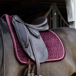 Tapis de selle de dressage en velours personnalisé, matelassé 3D en losanges, prix usine - Product Image 3