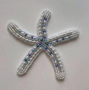 เสื้อกล้ามผ้าซาตินสำหรับผู้หญิง ระบายอากาศได้ดี เป็นมิตรกับสิ่งแวดล้อม แห้งเร็ว ความยาวสั้น ด้านหน้าเจาะลาย โลโก้เก๋ๆ สไตล์หวานๆ - Product Image 6