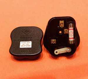 ปลั๊กไฟแบบอังกฤษ 3 ช่อง ทองแดงและพลาสติกสำหรับอุตสาหกรรม - Product Image 2