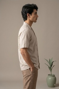 Chemise décontractée à manches courtes en popeline de coton pour homme avec broderie florale à la main, col marin, tenue d'été, belle chemise - Product Image 2