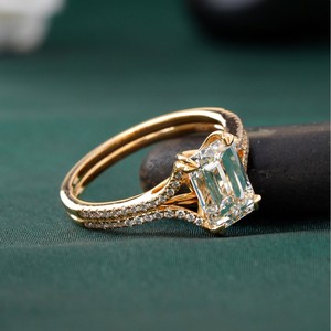 Bague de fiançailles en diamant de laboratoire taille émeraude 2,11 carats, or 14 carats, clarté VVS2, sertie clos, disponible en or jaune ou blanc, solitaire DEF - Product Image 2