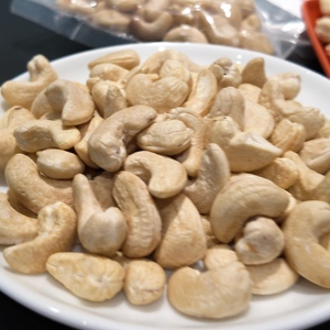 เม็ดมะม่วงหิมพานต์ W180แบบพรีเมี่ยมขนาดใหญ่สำหรับขนมเพื่อสุขภาพส่วนประกอบอาหารและขายส่ง - Product Image 3
