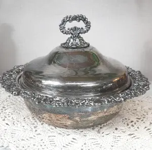 Olla de Acero Inoxidable Clásica y Duradera |   Tapa Resistente de Grado Alimenticio, Antiadherente y Ecológica para Conservar la Frescura y Retener el Calor - Product Image 1