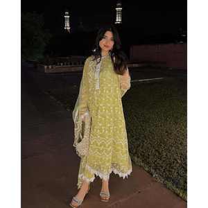 Ensemble de vêtements de fête pour femmes brodées Plazzo Top et Dupatta - Product Image 2