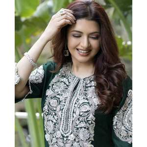 Beautiful <b>Indian</b> & <b>Pakistani</b> <b>Clothing</b> Elegant Party Wear Top Bottom Dupatta Set - Product Image 3