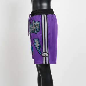 กางเกงบาสเก็ตบอลผู้หญิงผ้าโพลีเอสเตอร์ตาข่ายคุณภาพสูง สีม่วง แห้งเร็ว แต่งแถบสีตัดกัน พร้อมโลโก้สั่งทำพิเศษ - Product Image 2