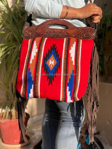 Nouvel arrivage de sac à main torsadé à franges, couverture de selle aztèque, sac à bandoulière avec poignée, sac élégant de créateur bohème vendu à chaud pour femmes - Product Image 2