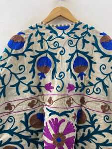 Veste en velours brodée Suzani, style indien, faite à la main, unisexe, style bohème, vêtement d'extérieur, manteau original, cadeau de Thanksgiving - Product Image 2